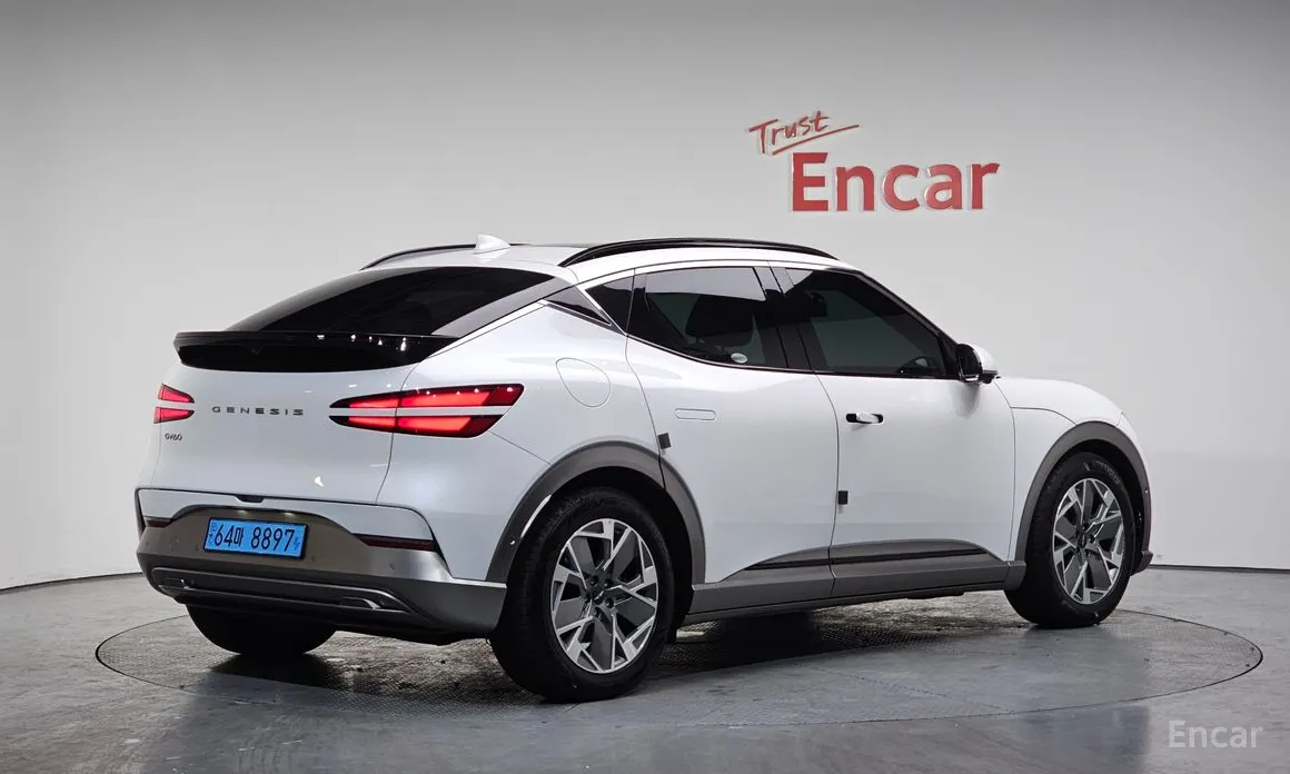 Фото 2 - Genesis GV60