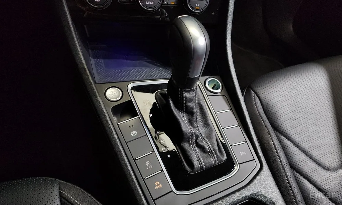 Фото 9 - Volkswagen Jetta