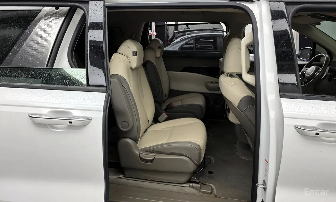 Фото 12 - Kia Carnival