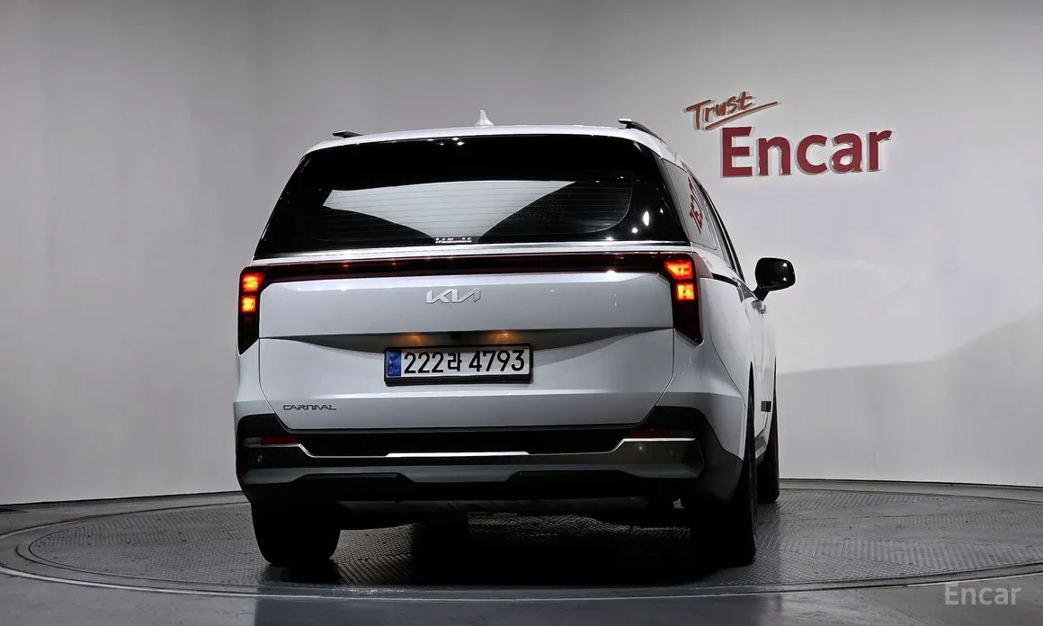 Фото 4 - Kia Carnival