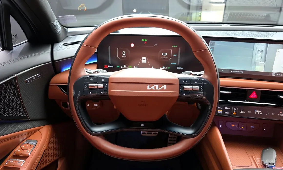 Фото 13 - Kia K8