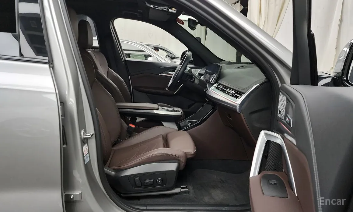 Фото 11 - BMW iX1