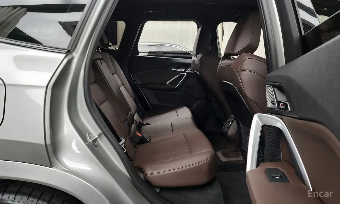 Фото 12 - BMW iX1