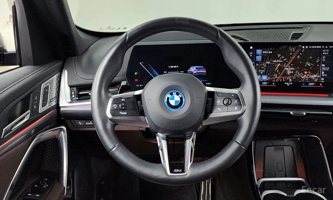 Фото 13 - BMW iX1