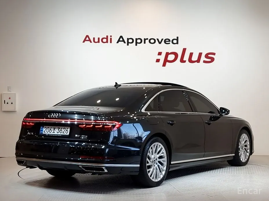 Фото 2 - Audi A8