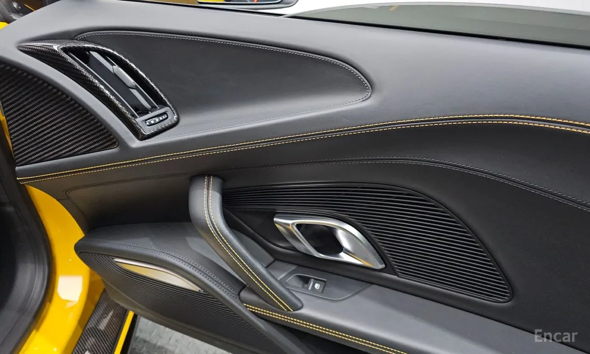 Фото 15 - Audi R8