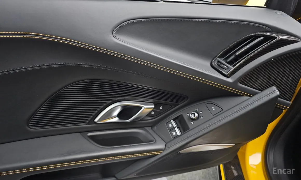 Фото 16 - Audi R8