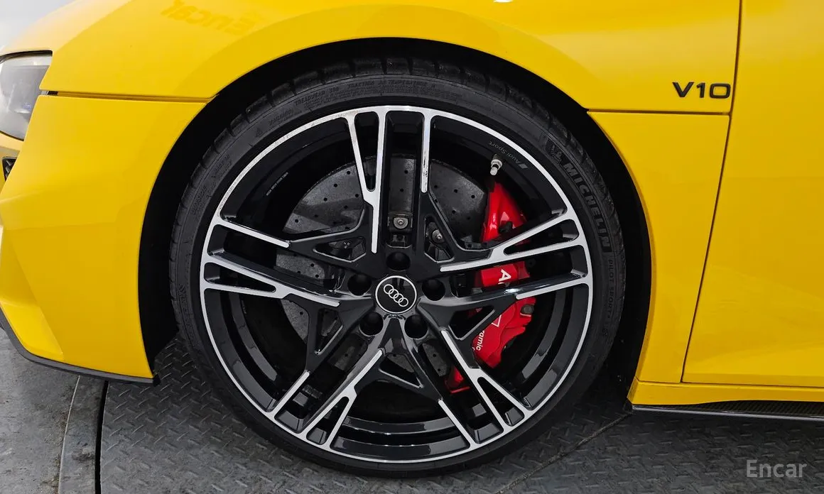 Фото 5 - Audi R8