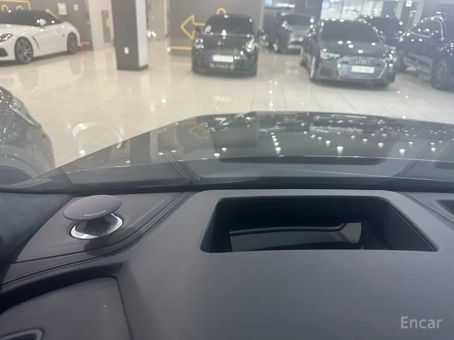 Фото 13 - Audi SQ7