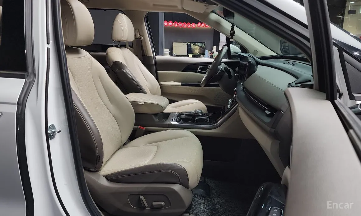 Фото 11 - Kia Carnival