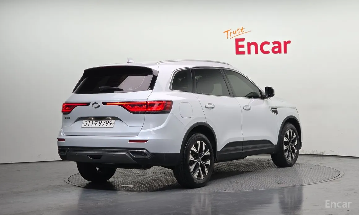 Photo 2 - Renault QM6