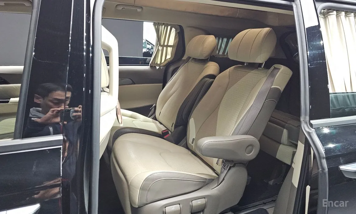 Фото 12 - Kia Carnival