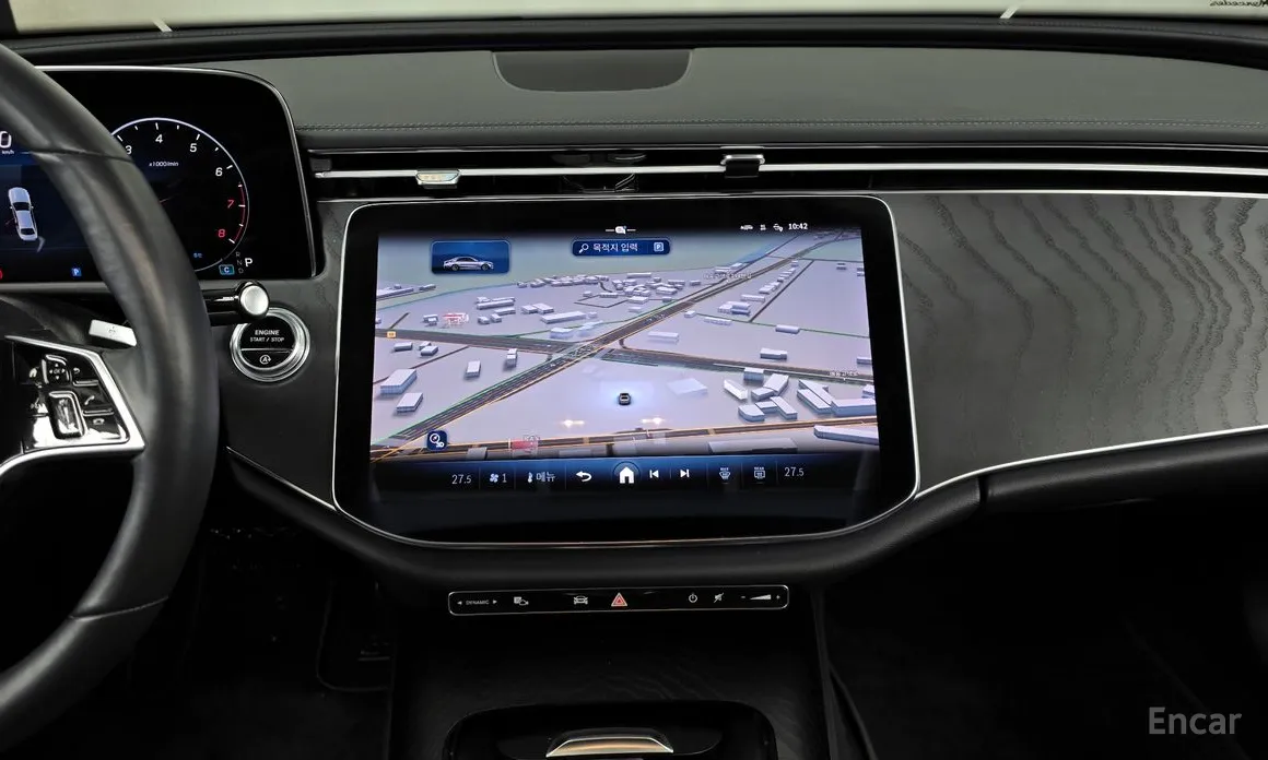 Фото 14 - Mercedes-Benz E-Class