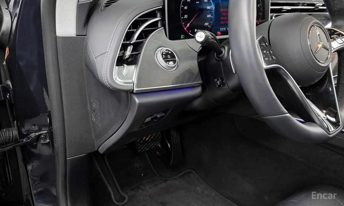 Фото 17 - Mercedes-Benz E-Class