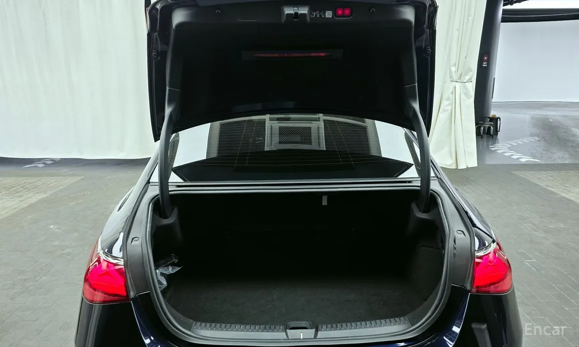 Фото 20 - Mercedes-Benz E-Class