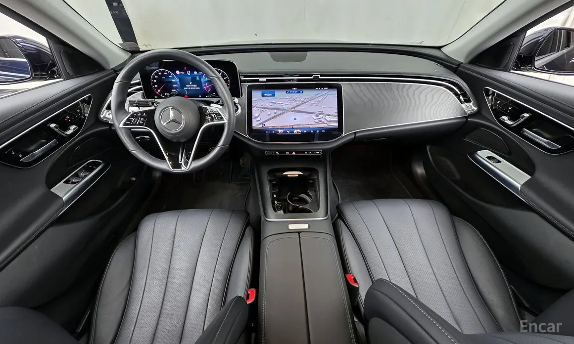 Фото 7 - Mercedes-Benz E-Class