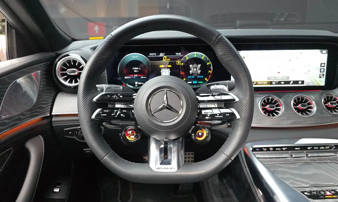 Фото 13 - Mercedes-Benz AMG GT