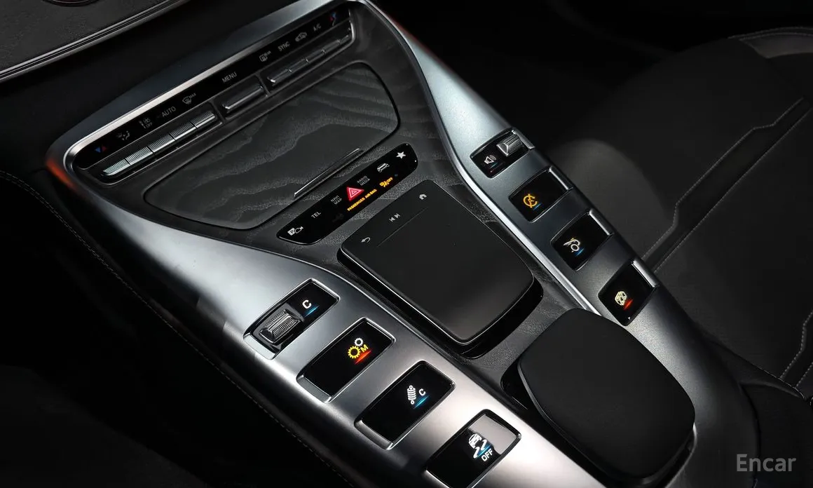 Фото 16 - Mercedes-Benz AMG GT