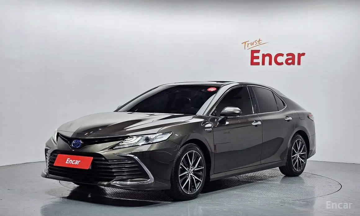 Фото 1 - Toyota Camry