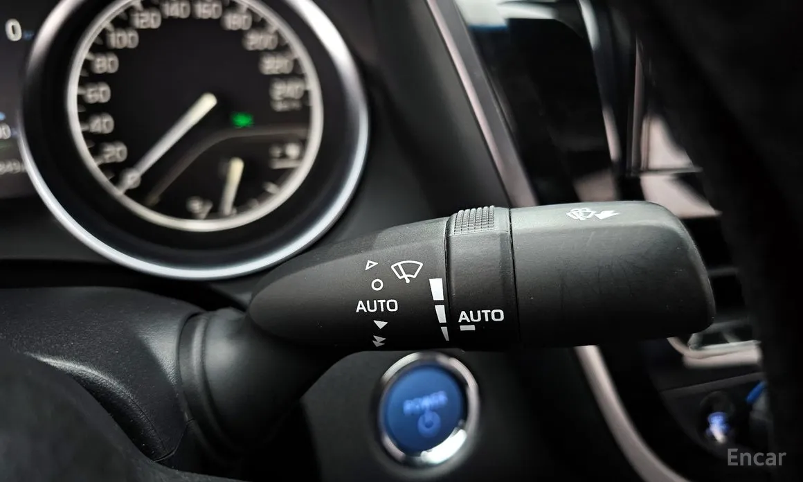 Фото 16 - Toyota Camry