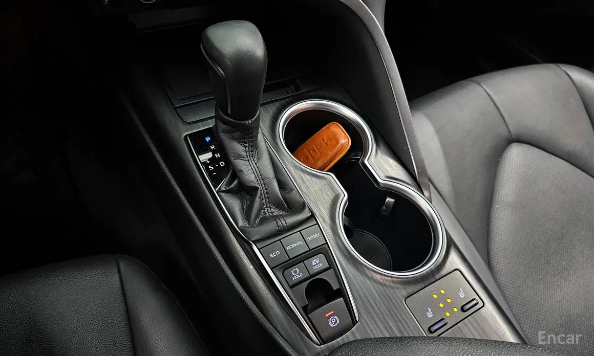 Фото 9 - Toyota Camry