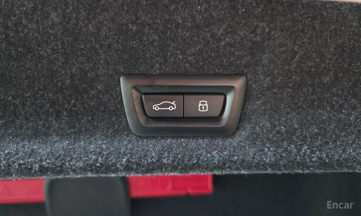 Photo 18 - BMW 3 Series