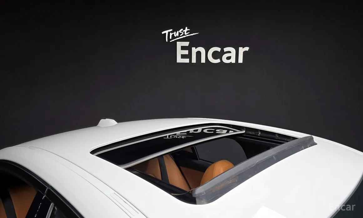 Photo 20 - BMW 3 Series