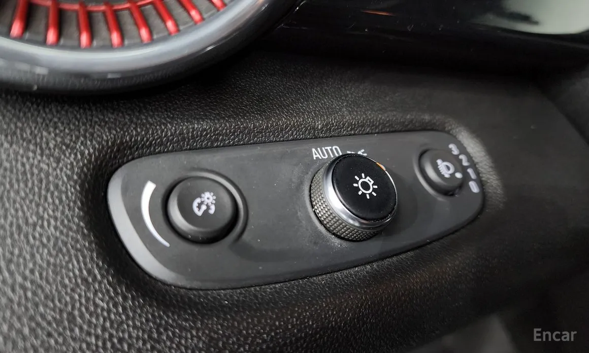 Photo 15 - Chevrolet Trax