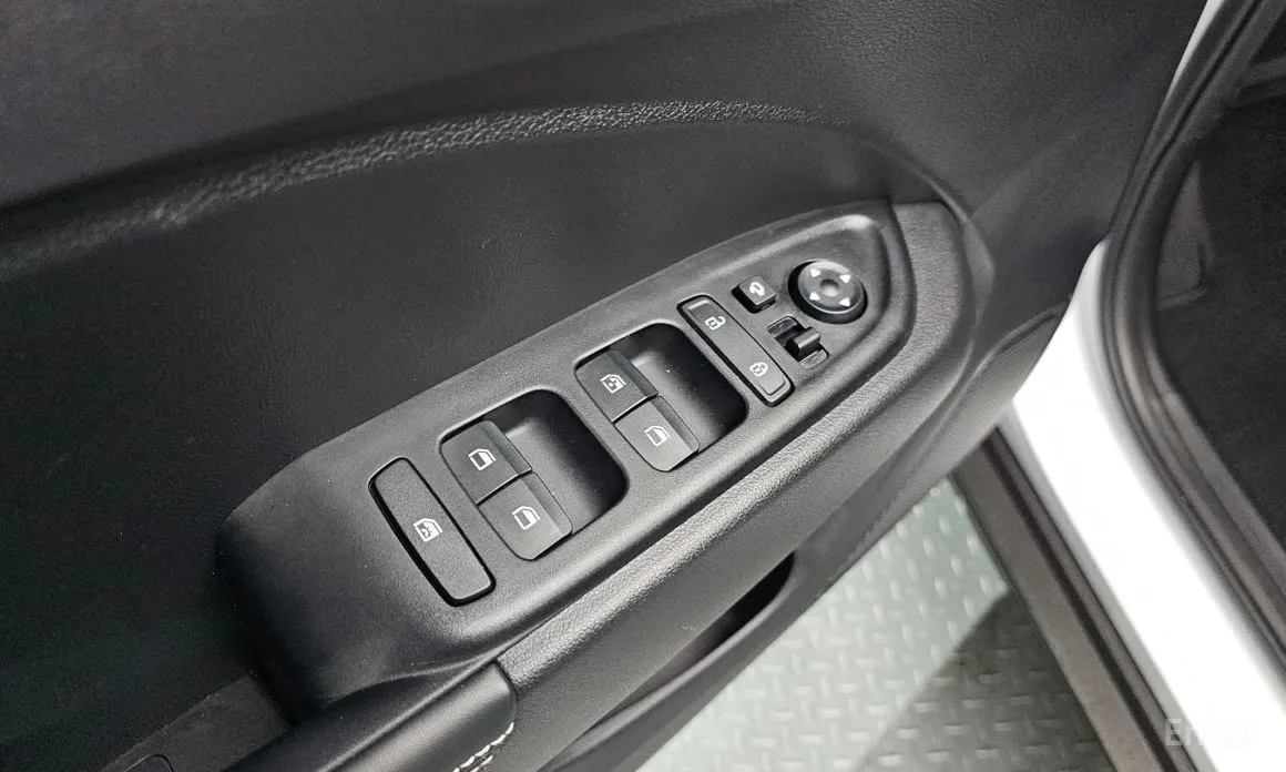 Фото 17 - Hyundai Venue