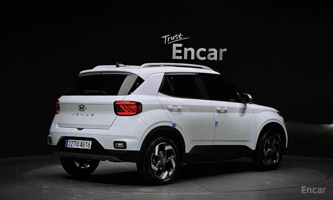 Фото 2 - Hyundai Venue