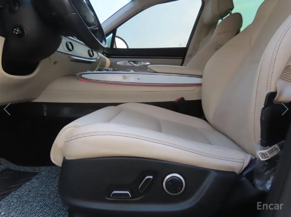 Фото 14 - Genesis GV70