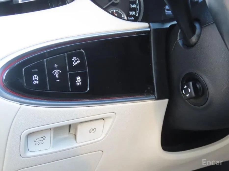 Фото 15 - Genesis GV70