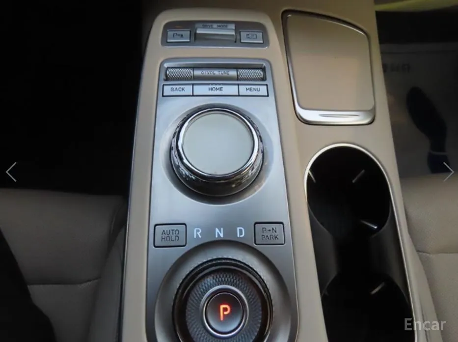 Фото 16 - Genesis GV70