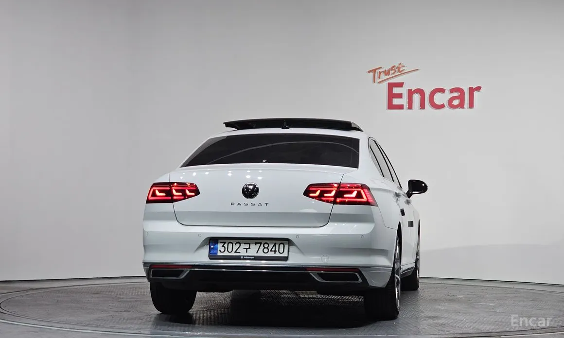 Фото 4 - Volkswagen Passat