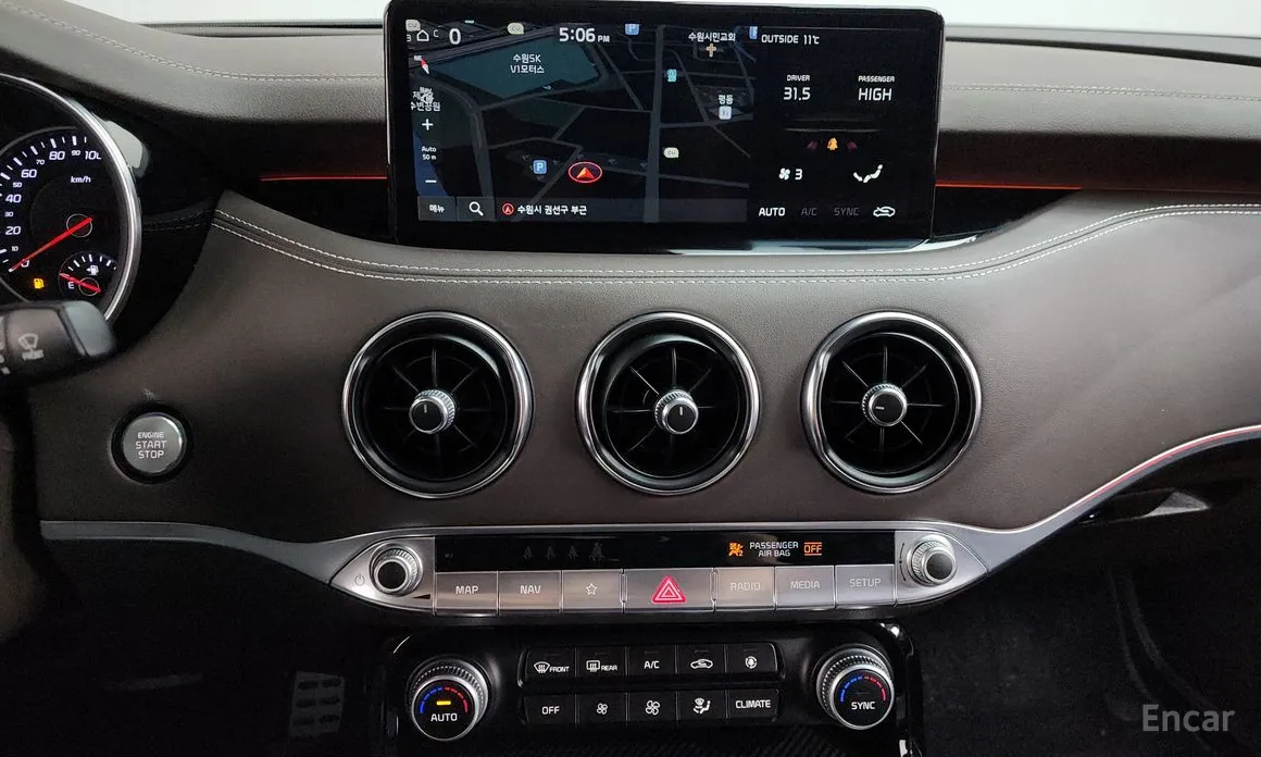 Фото 14 - Kia Stinger