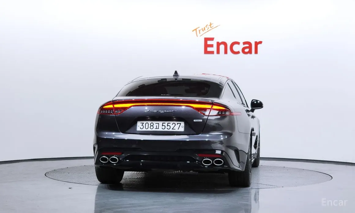 Фото 4 - Kia Stinger