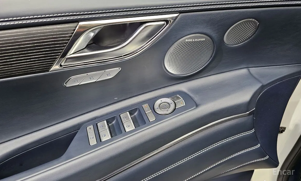 Фото 14 - Genesis GV80