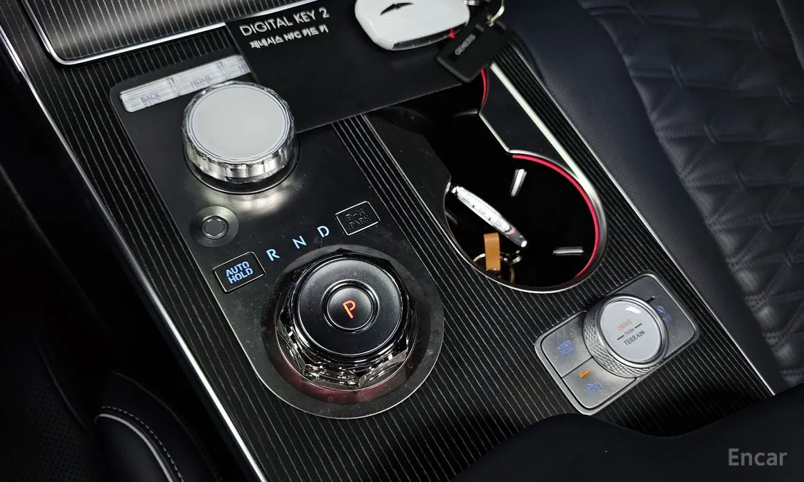 Фото 9 - Genesis GV80