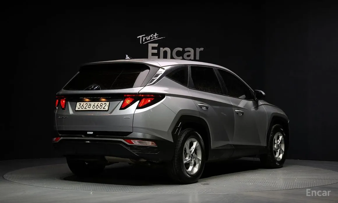 Photo 2 - Hyundai Tucson