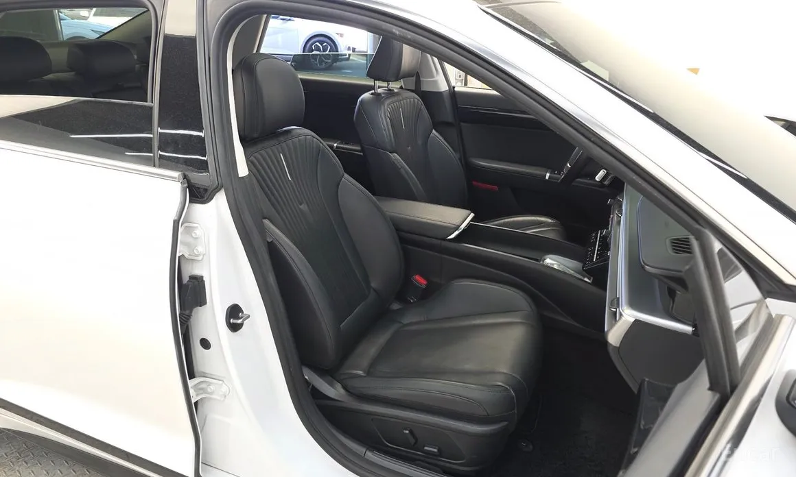 Фото 10 - Hyundai Grandeur