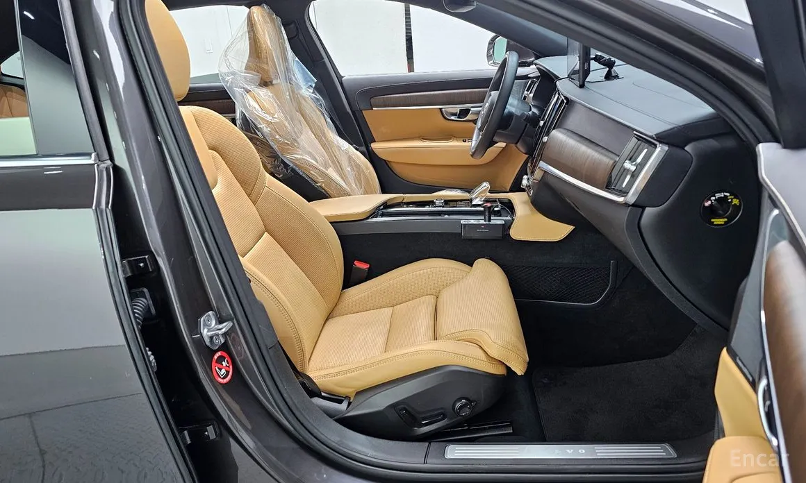 Фото 11 - Volvo S90