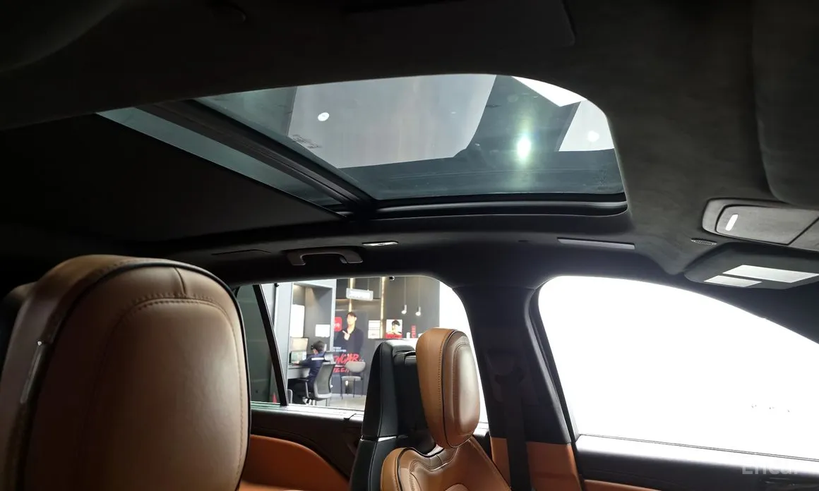 Фото 17 - Lincoln Aviator