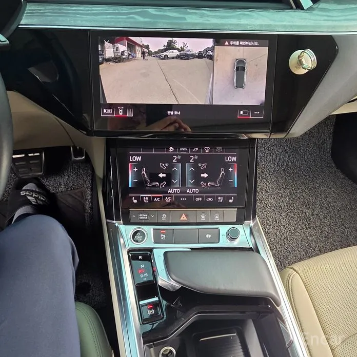 Фото 18 - Audi e-tron