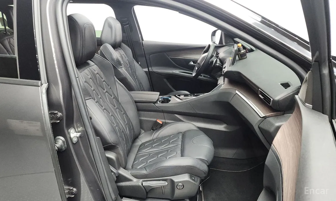 Фото 11 - Peugeot 5008