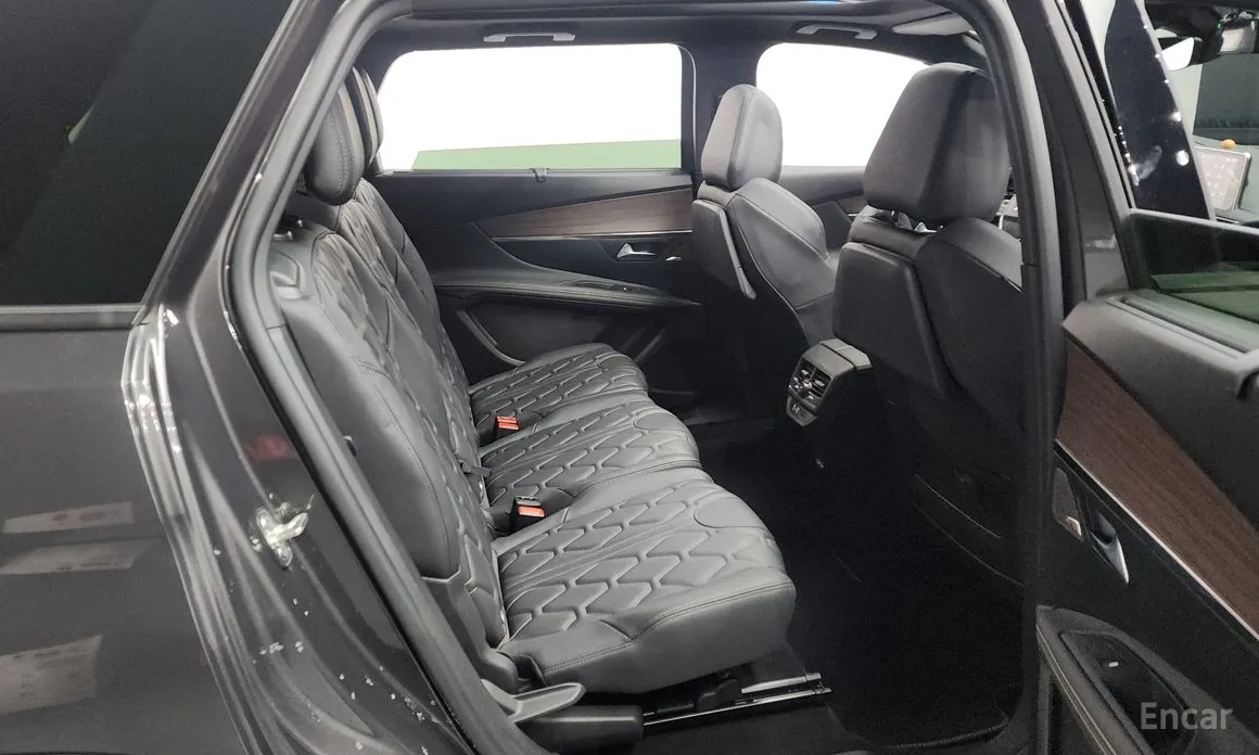 Фото 12 - Peugeot 5008