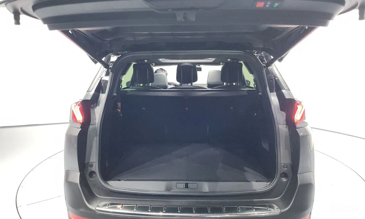 Фото 20 - Peugeot 5008