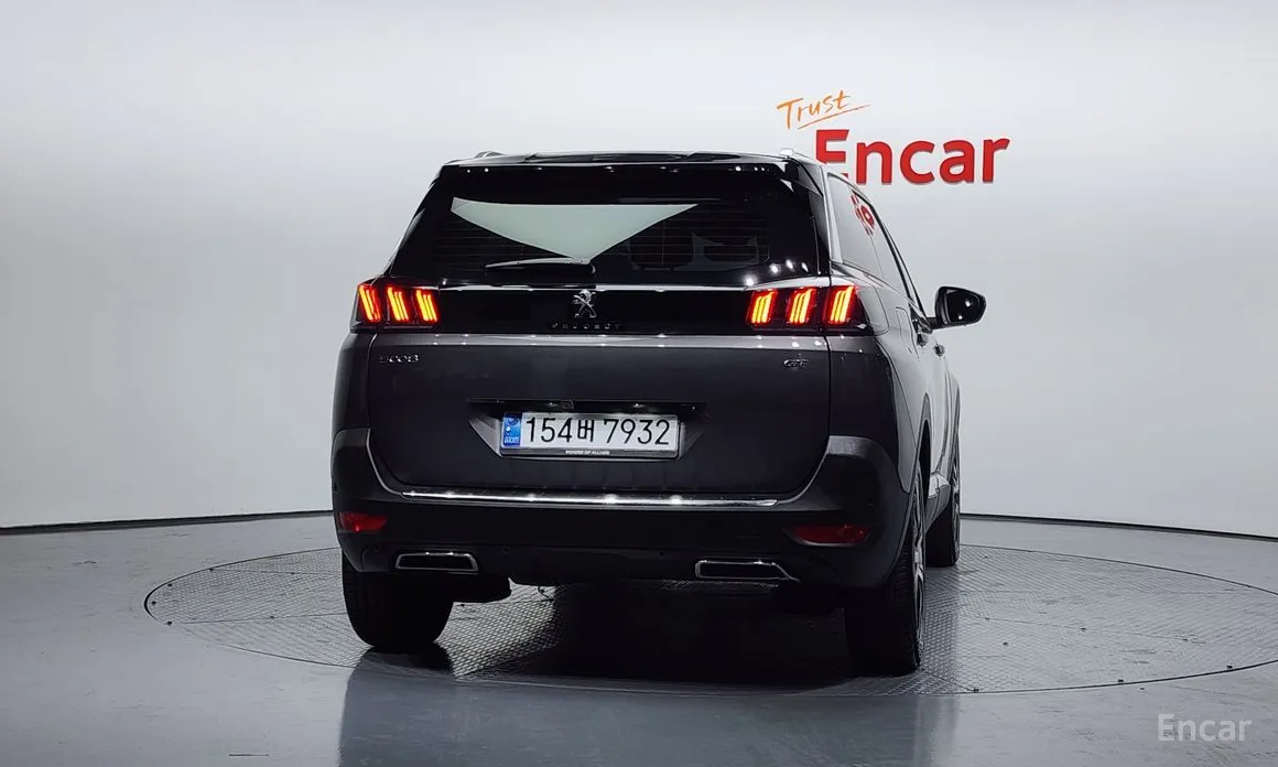 Фото 4 - Peugeot 5008