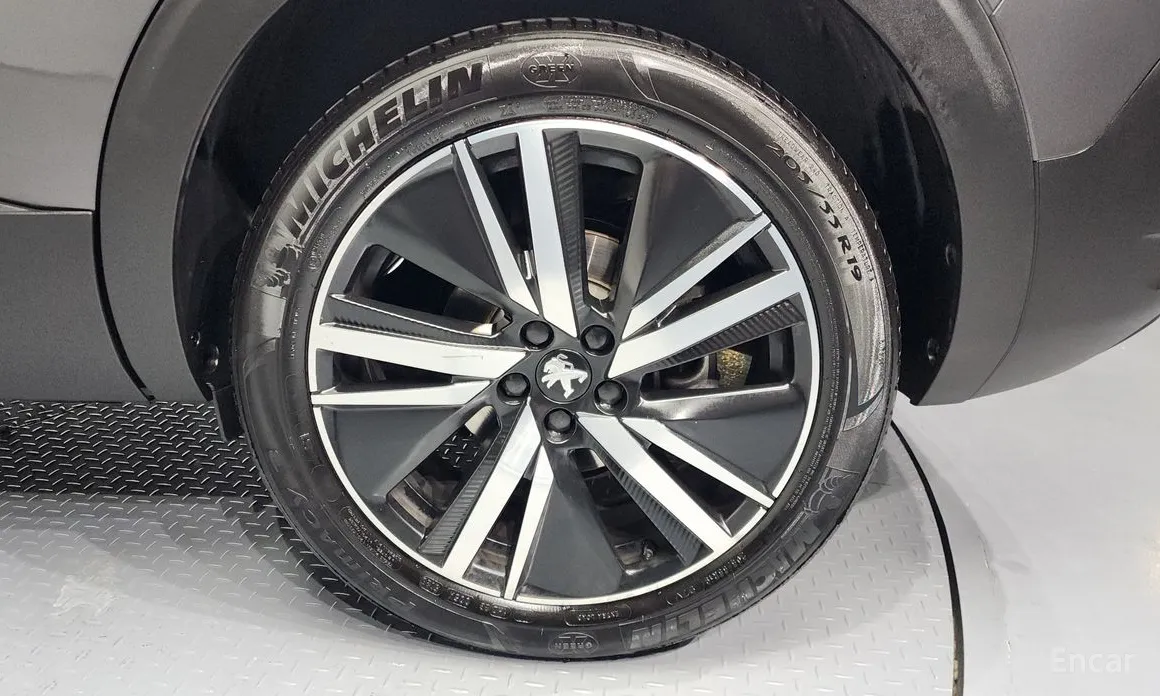 Фото 5 - Peugeot 5008