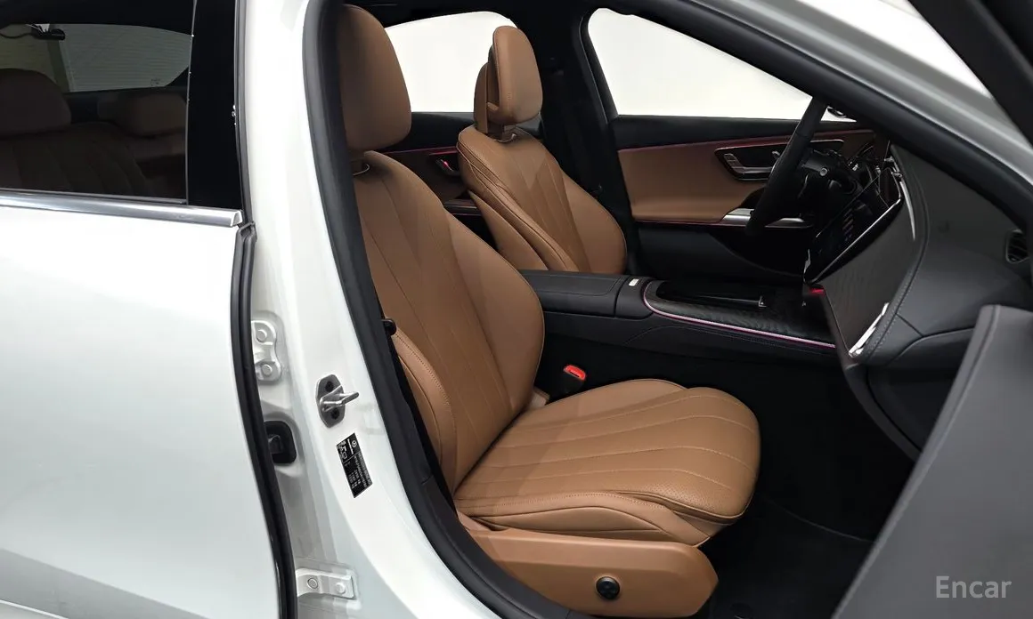 Фото 10 - Mercedes-Benz E-Class