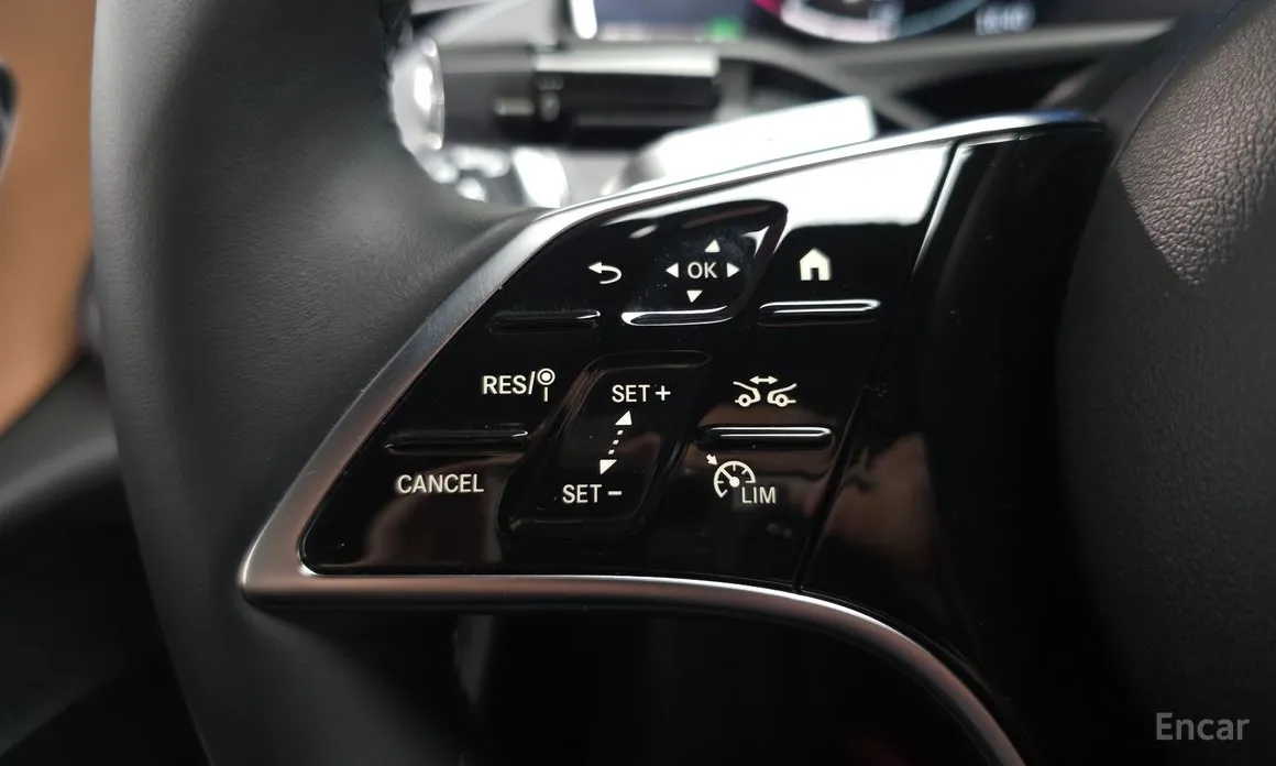 Фото 17 - Mercedes-Benz E-Class